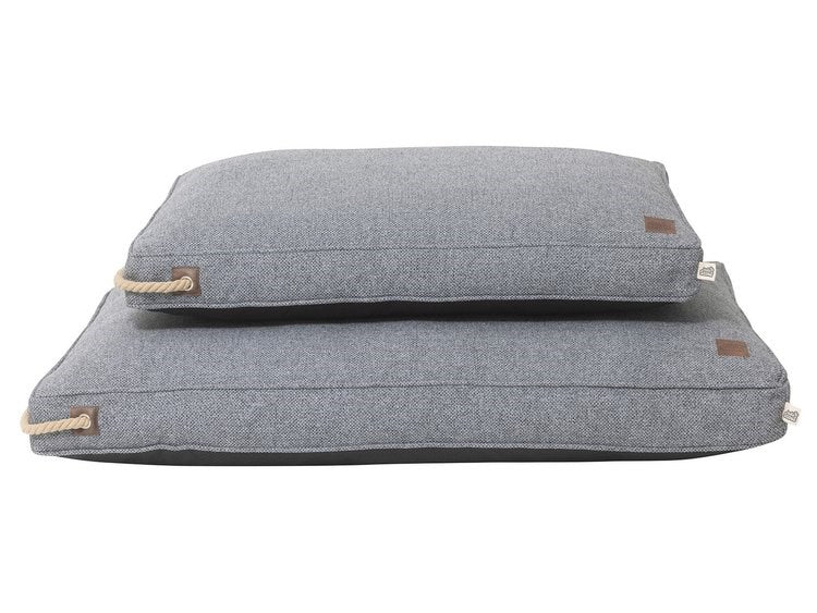INDIE & SCOUT PILLOW BED CHARCOAL LGE