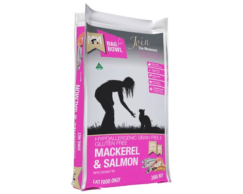 Salmon kibble for cats
